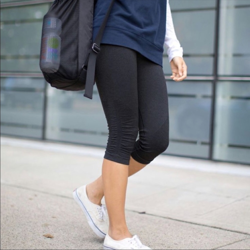 Lululemon In the Flow crops